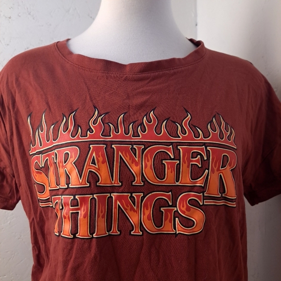 Stranger Things | Rusty red cropped women's graphic t shirt - Picture 5 of 10